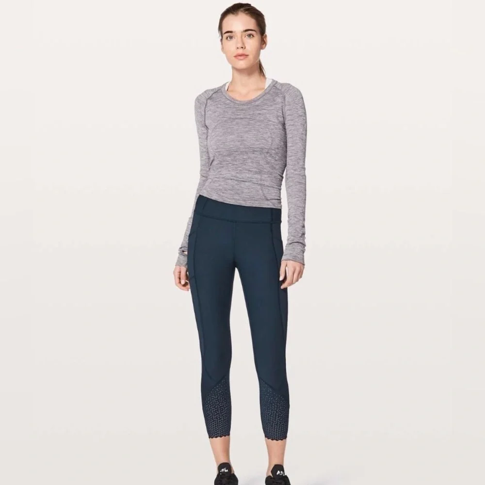 Sz6 Lululemon Tight Stuff Tight II 25” in True Navy EUC Compression Tights - Picture 2 of 14